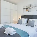 Spacious 2Bdr Apartment Near Business District